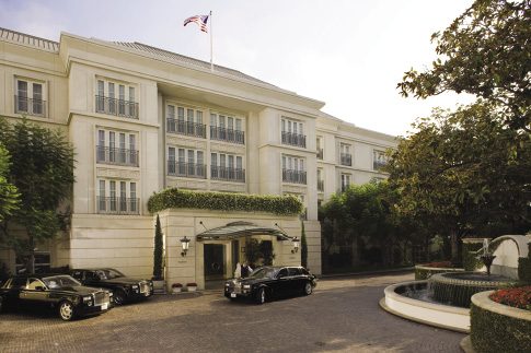 The Peninsula Beverly Hills front entrance