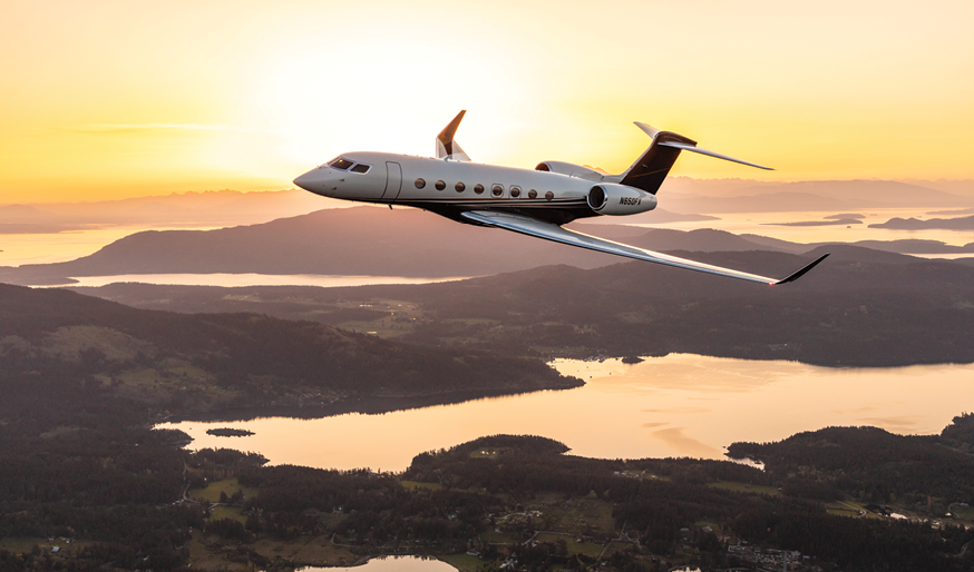 A Flexjet G650 in the air