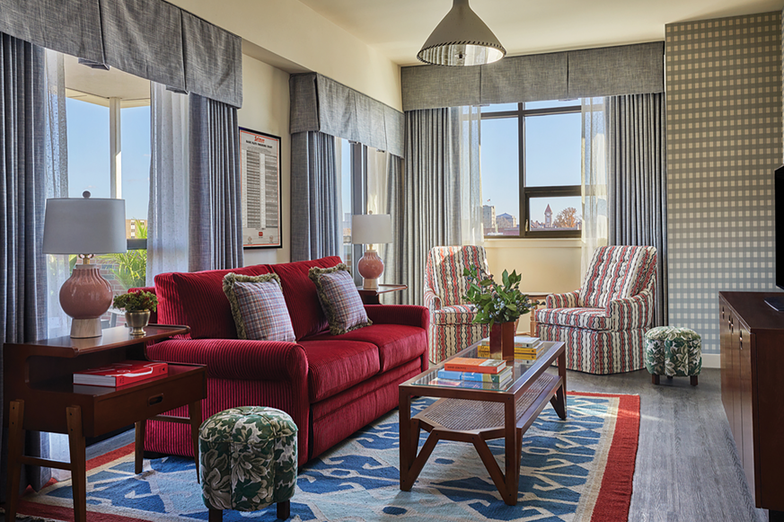 Graduate by Hilton Bloomington Terrace Suite living room