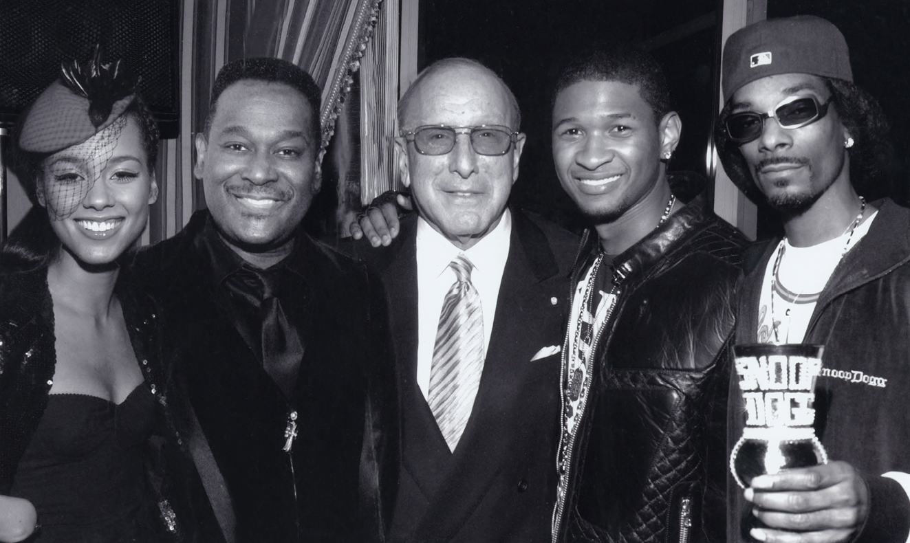 Clive Davis with Alicia Keys, Luther Vandross, Usher, and Snoop Dog